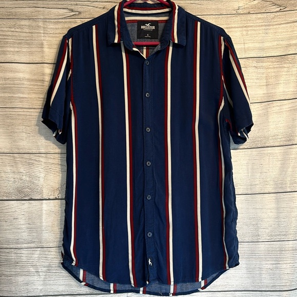 Hollister Men's Button Down Blue with Red and White Stripes Size SMALL - Picture 1 of 4